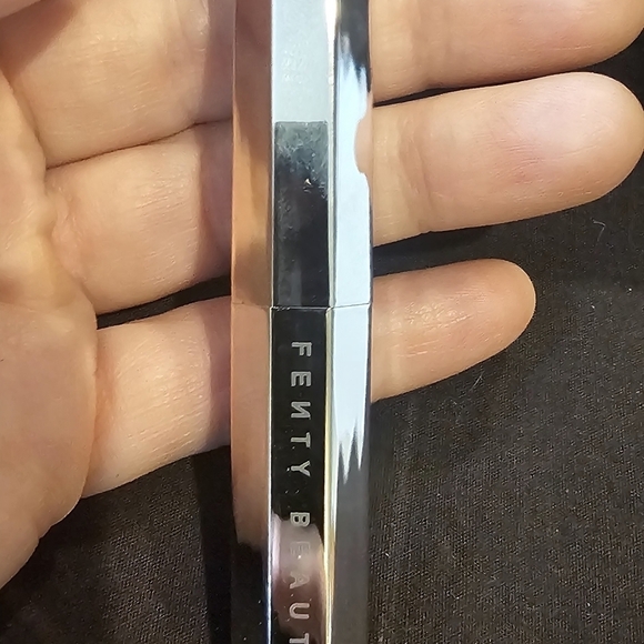 FENTY BEAUTY BY RIHANNA Mattemoiselle Plush Matte Lipstick (Ya Dig?– Periwinkle - Picture 7 of 10